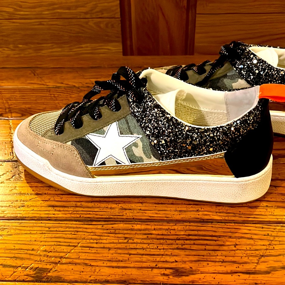 Steve Madden. Never Worn